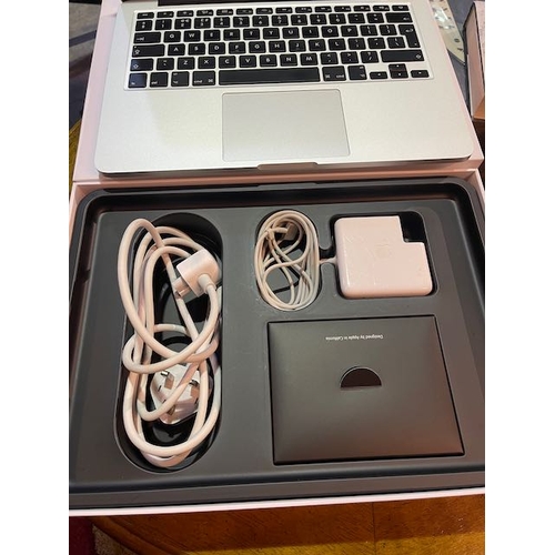 579A - MacBook Pro 13inch 128GB in Box with Charger