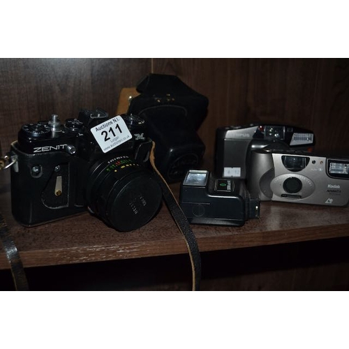 211 - Selection of Vintage Cameras Incl Zenith