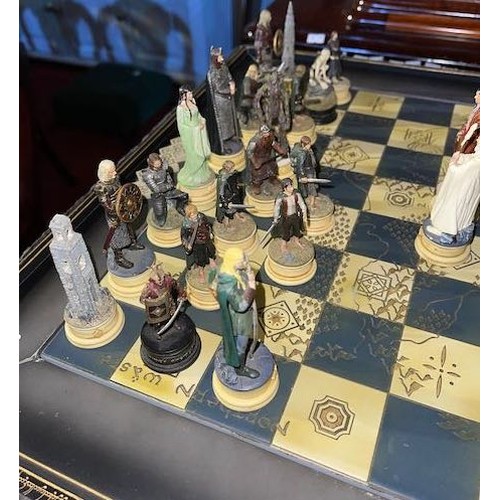 542 - Lord of the Rings Eaglemoss Chess Set