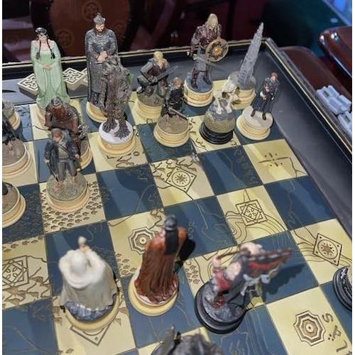 542 - Lord of the Rings Eaglemoss Chess Set