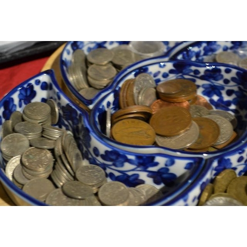 297 - Ornate Blue & White Dipping Dish of Various Coins - Ireland Bull Shillings, 3d, Sixpences etc