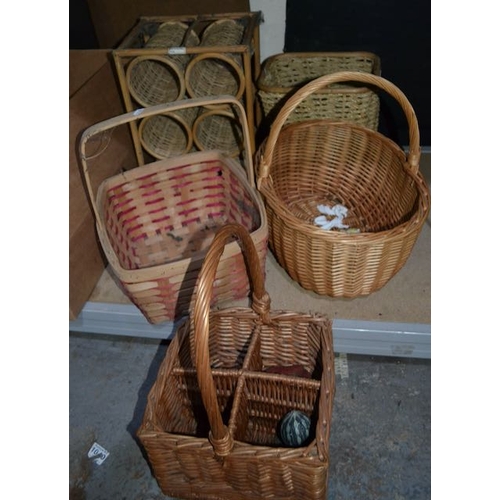 823 - Wicker Basket x 4 + Wicker Wine Rack