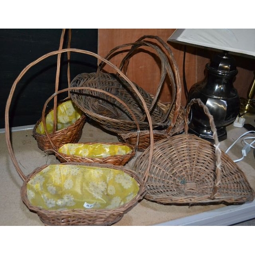 824 - Wicker Basket x 6