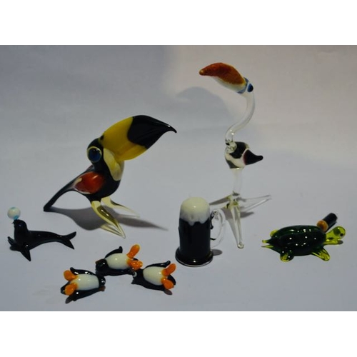 112 - Coloured Glass Toucan x2, Pint Tankard, Sea Lion, 3x Penguins + Turtle (Pint Detached)