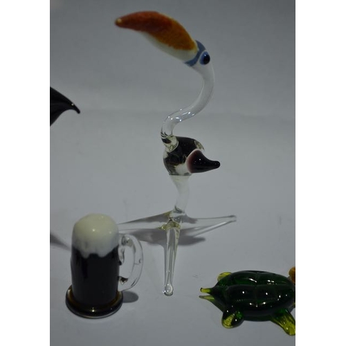 112 - Coloured Glass Toucan x2, Pint Tankard, Sea Lion, 3x Penguins + Turtle (Pint Detached)