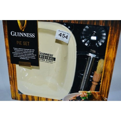 454 - Guinness Pie Set - Dish + Accessories