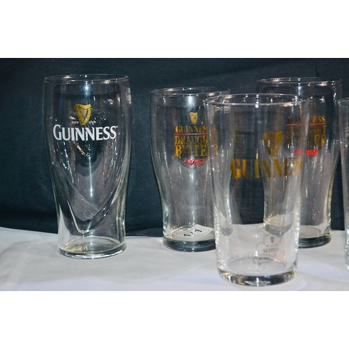 471 - 8x Guinness Glass Incl Guinness Red, Draught Bitter, Gold Lettering