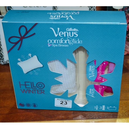 23 - Gillette Venus Comfort Glide 5 Pc Gift Set