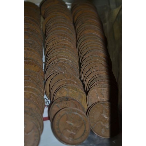 790 - Large lot Of Old Pennies From 1940s to 60s