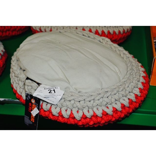 21 - Republic Of Pets Mega Knitted Cat Basket -30cm