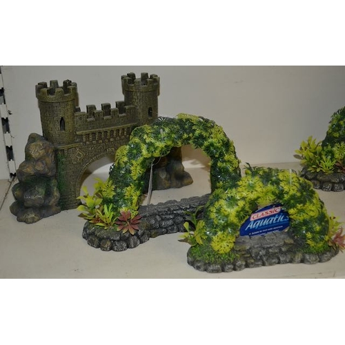 273 - Aquarium Bridge /Castle + 2 x Arch Ornaments