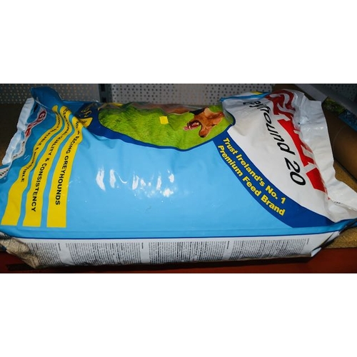 691 - 15kg Gain Greyhound 20 Dog Food, (small rip in bag)