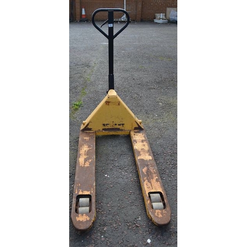 223 - Reliant Pallet Truck