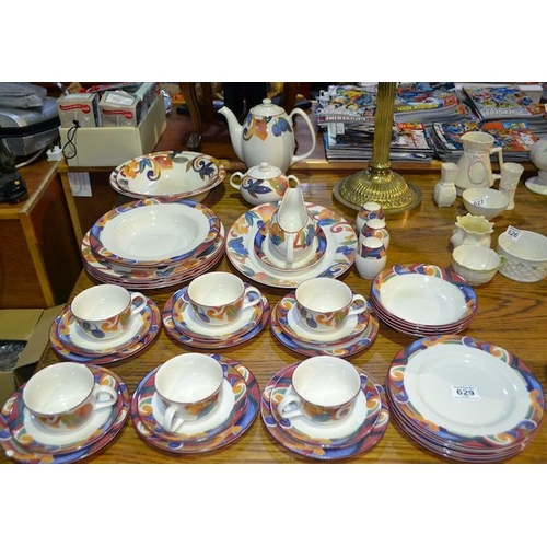 629 - Large Barratts Tea/Dinner Service - Approx 43pc