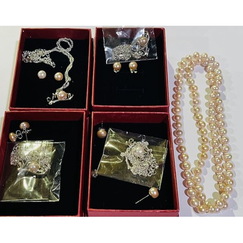 1026 - 4 x Mom Pendant Necklace & Earring Sets + Dress Pearl Necklace