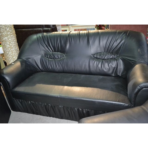 104 - Black Leather 2 + 1 + 1 Suite