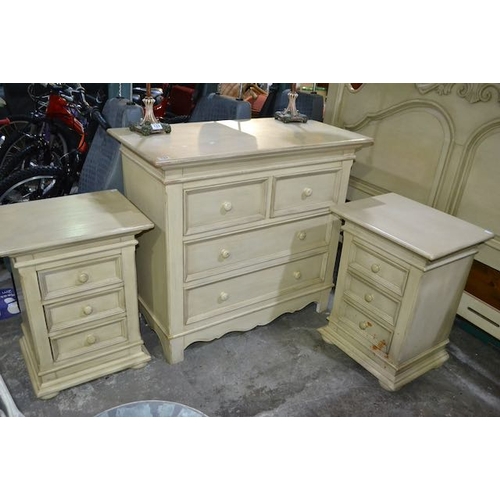 132 - Shabby Chic Bedroom Suite To Include Headboard , Pair Of 3 Drawer Bedside Cabinets & 4 Drawer Dresse... 