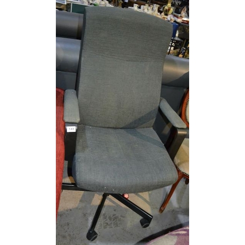 149 - Grey Swivel Office Chair