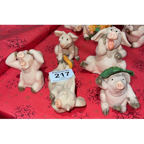 217 - 5 x Piggin Figurines Incl Piggin Ticklish & picggin Sweetie