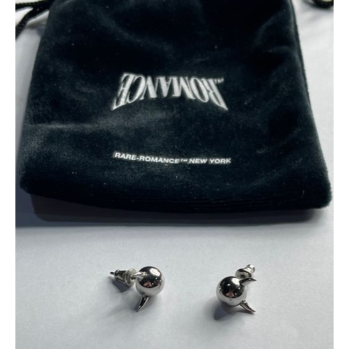 1085 - Rare Romance Demon Horn Studs