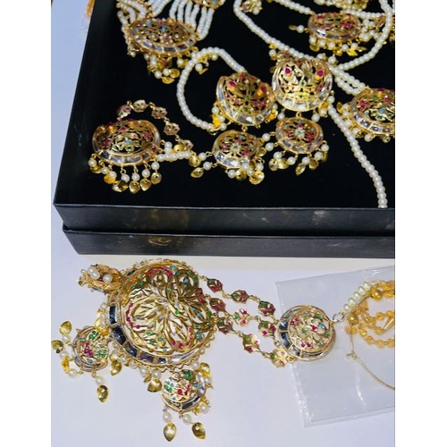 1100 - Ethnic Jewellery Set