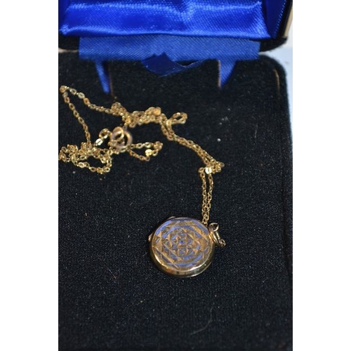 290 - 9ct Back & Front Locket on 9ct Chain