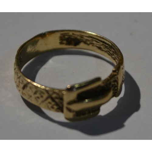 289 - 9ct Buckle Ring