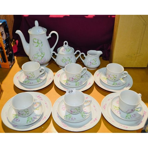 69 - Pink Floral 21 Pc Teaset