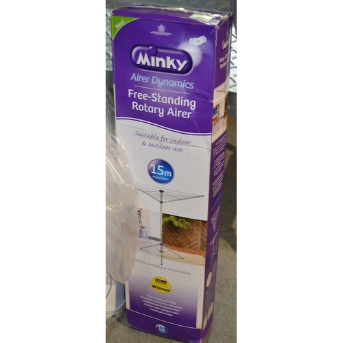 86 - Minky Free Standing Rotary Airer - Boxed