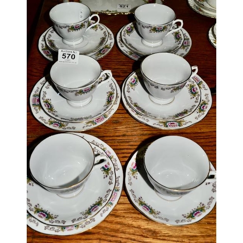 570 - Floral 17 Piece Teaset