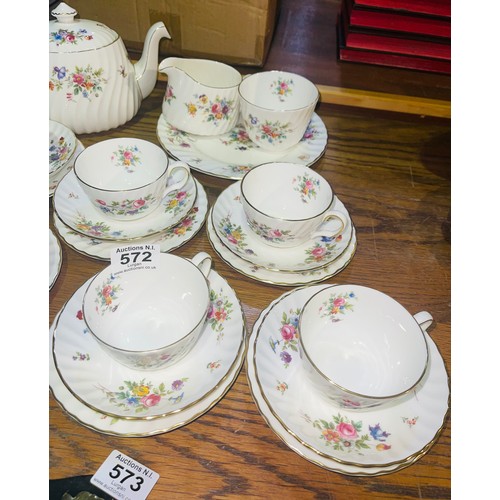 572 - Minton Marlow 22 Piece Teaset