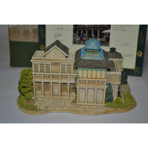 Limited Edition Boxed Lilliput Lane With Deeds - Covent Garden 275/850