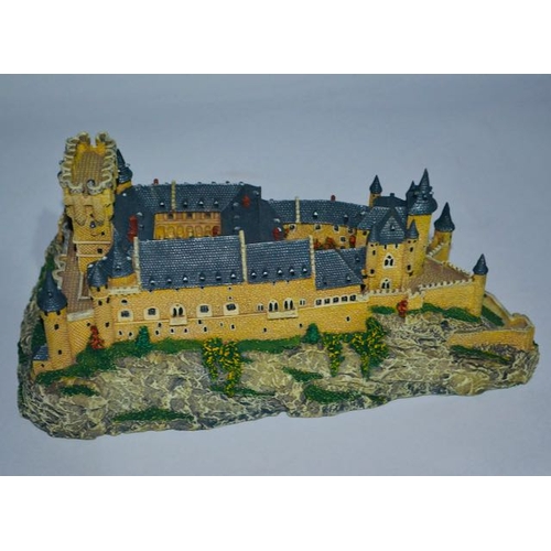 1062 - Danbury Mint The Alcazar from the 12 Sculptures Entitled Enchanted Castles of Europe Boxed