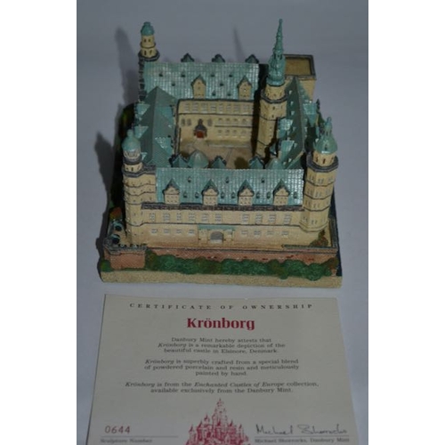 1068 - Danbury Mint Krönborg Castle from the 12 Sculptures Entitled Enchanted Castles of Europe - Boxed Wit... 