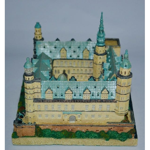 1068 - Danbury Mint Krönborg Castle from the 12 Sculptures Entitled Enchanted Castles of Europe - Boxed Wit... 