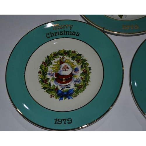 1109 - 1978, 1979, 1980 Barratts of Staffordshire Colelctable Christmas Plates - Boxed