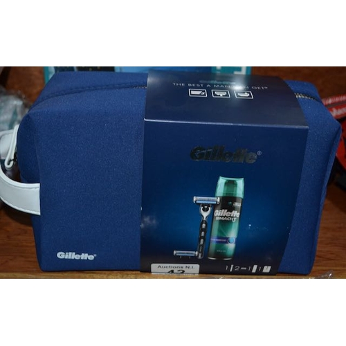 43 - Gillette Wash Bag Gift Set