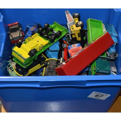 67 - Tub of Collectors Die Cast Cars - Dinky, Matchbox Etc