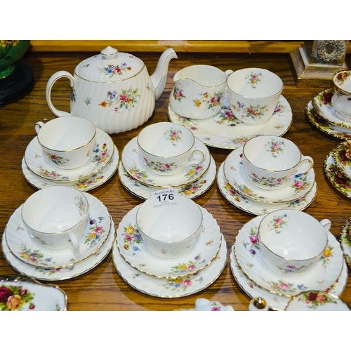 176 - Minton Marlow 22 Piece Teaset