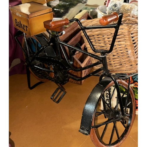 86 - Model Vintage Baker Bike
