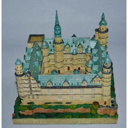 1068 - Danbury Mint Krönborg Castle from the 12 Sculptures Entitled Enchanted Castles of Europe - Boxed Wit... 