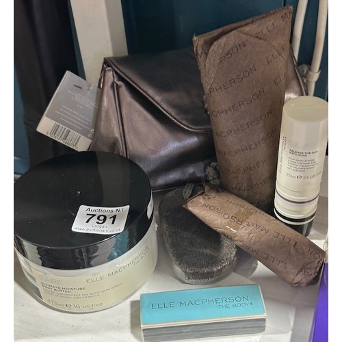 791 - Elle Macpherson Body Butter + 5 Pc Elle Macpherson Gift Bag