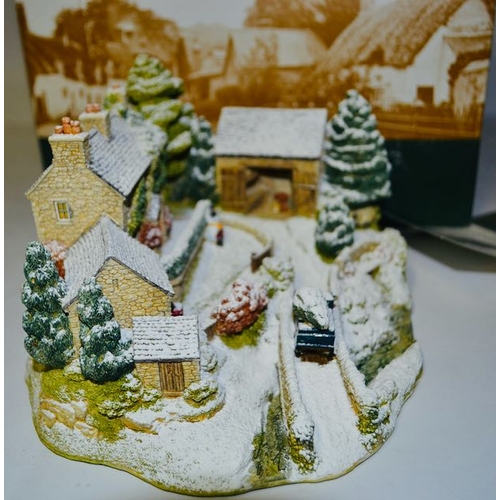 1166 - Boxed Lilliput Lane - Illuminated Country Christmas With Deeds