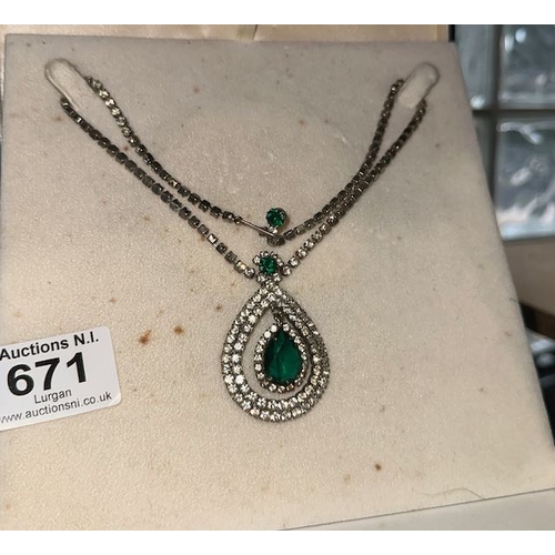 671A - Vintage Green Stone Dress Necklace