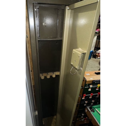 590 - Gun Safe With Key