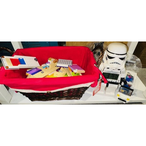 661 - Basket Of Lego + Star Wars Clock