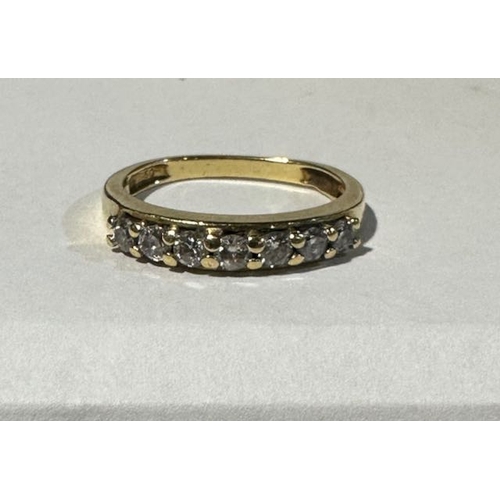 324 - 18ct Yellow Gold Diamond Ring