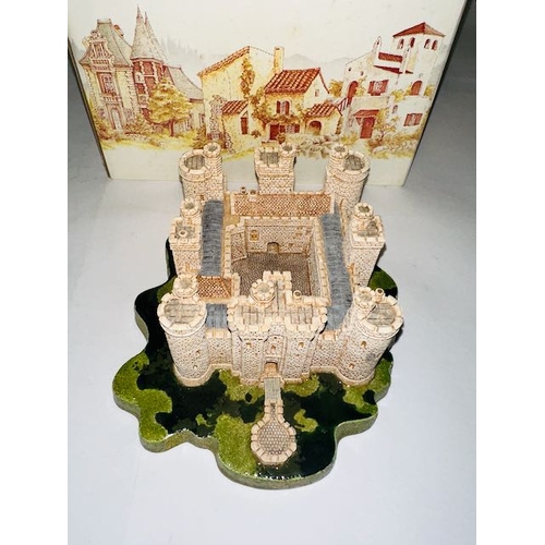 1182 - Boxed Lilliput Lane - Historic Castles of Britain - Bodiam