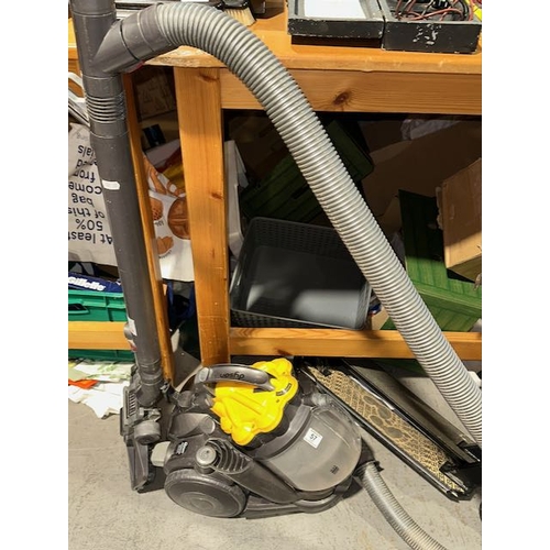 57 - Dyson Multifloor Vacuum