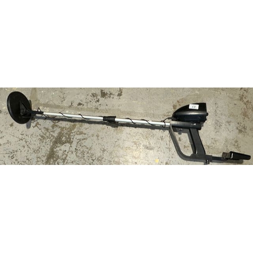 27 - Metal Detector